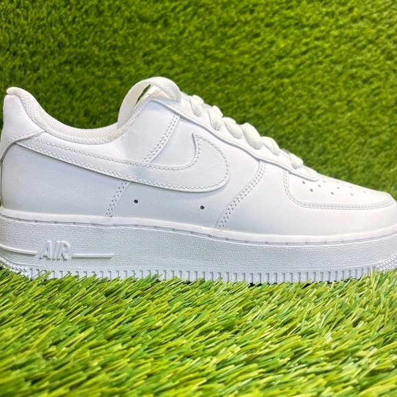 NIKE WOMENS AIR FORCE 1 '07 &quot;White on White&quot; 315115 112 Size 10 Streetwear Sport